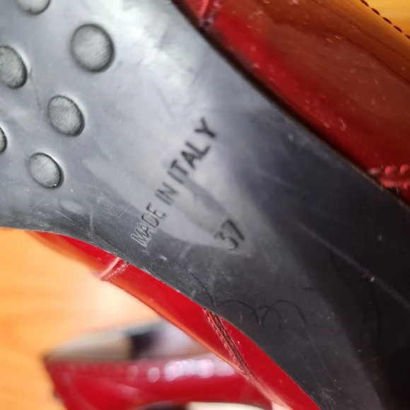 Tassled Patent Leather Spectator Pumps 💜 - Picture 12 of 12